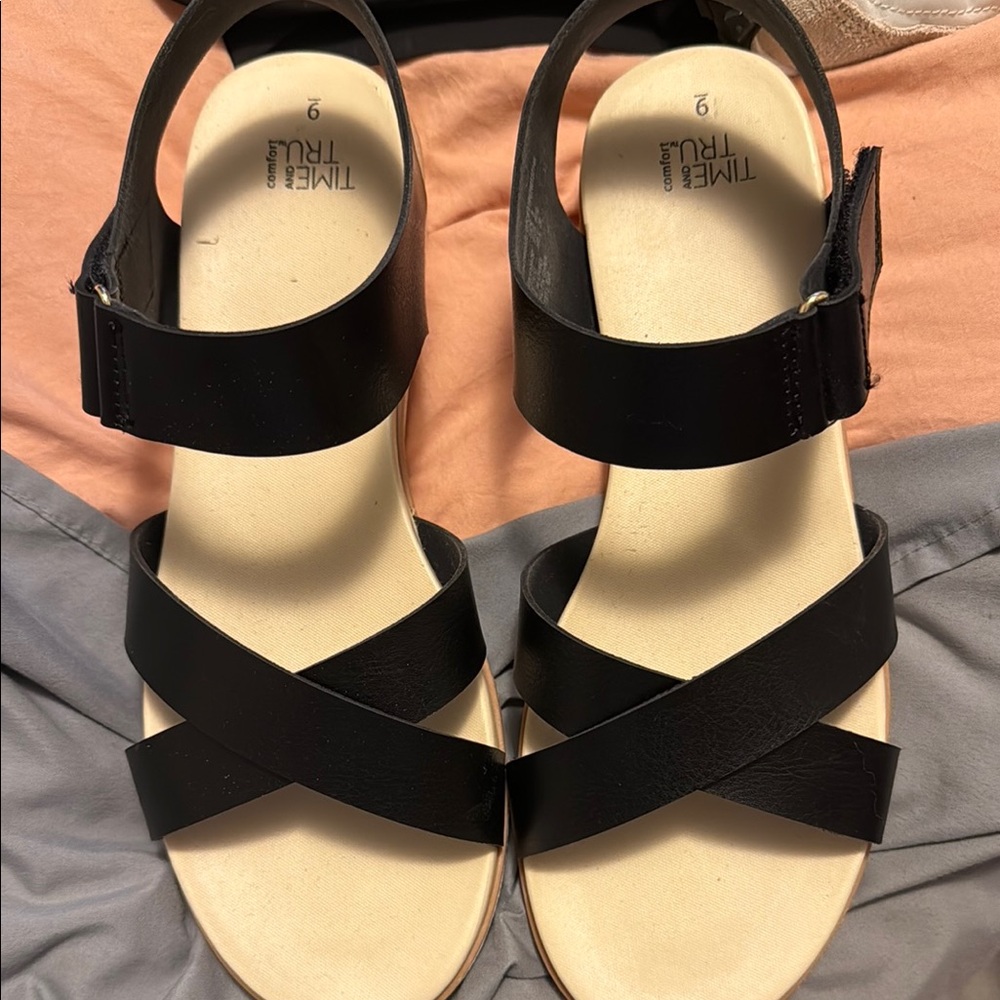 Time and Tru Black Sandals with Crisscross Straps